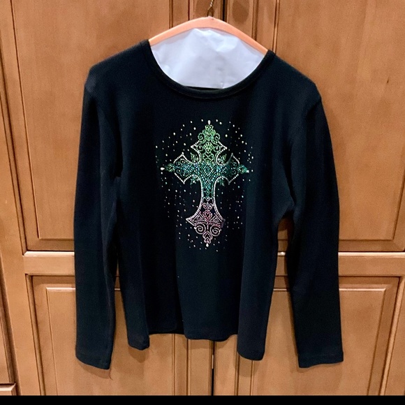 Bay Beauty Black Long Sleeve Top, Embellished Cross sz M (marked 2XL in error) - Picture 6 of 9